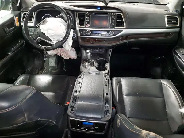 5TDJZRFH9KS733126 2019 TOYOTA HIGHLANDER - Image 8