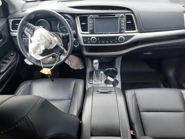 5TDJZRFH9KS737323 2019 TOYOTA HIGHLANDER - Image 8