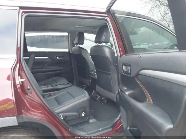 5TDJZRFH9KS740948 2019 TOYOTA HIGHLANDER - Image 8