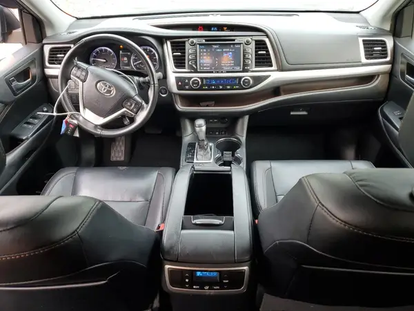 5TDJZRFH9KS744983 2019 TOYOTA HIGHLANDER - Image 8