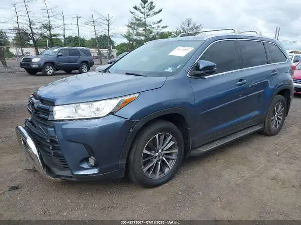 5TDJZRFH9KS916560 2019 TOYOTA HIGHLANDER - Image 2