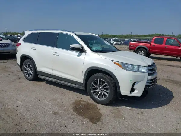 5TDJZRFH9KS917580 2019 TOYOTA HIGHLANDER - Image 1