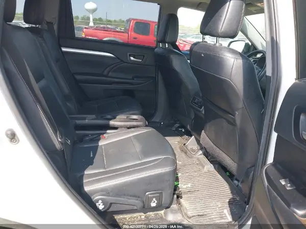 5TDJZRFH9KS917580 2019 TOYOTA HIGHLANDER - Image 8