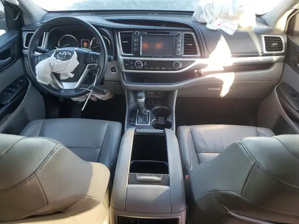 5TDJZRFH9KS917899 2019 TOYOTA HIGHLANDER - Image 8