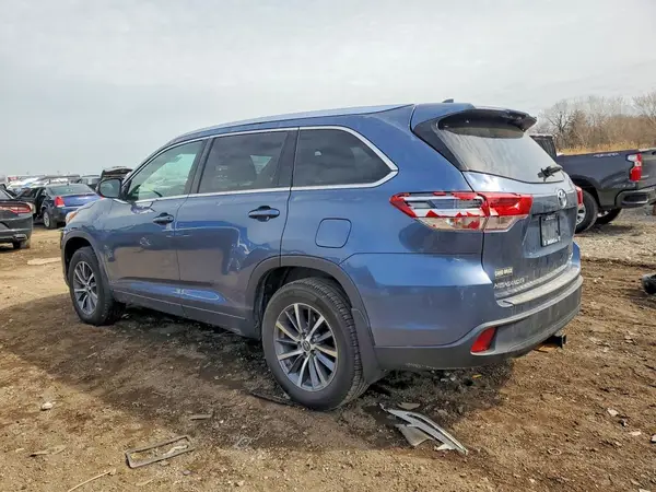 5TDJZRFH9KS918275 2019 TOYOTA HIGHLANDER - Image 2