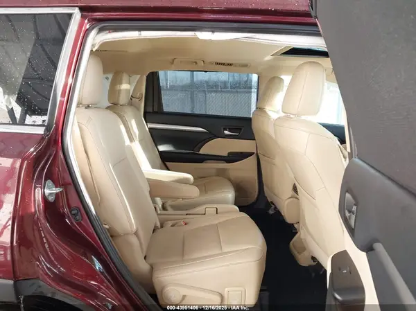 5TDJZRFH9KS930748 2019 TOYOTA HIGHLANDER - Image 8