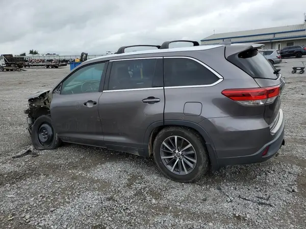 5TDJZRFH9KS936811 2019 TOYOTA HIGHLANDER - Image 2