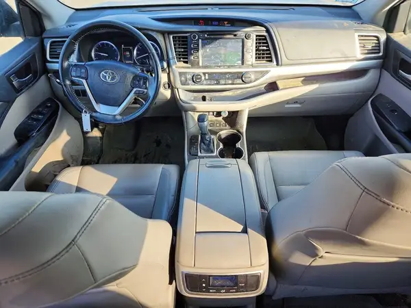 5TDJZRFH9KS952975 2019 TOYOTA HIGHLANDER - Image 8