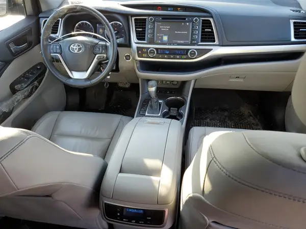 5TDJZRFH9KS953608 2019 TOYOTA HIGHLANDER - Image 8