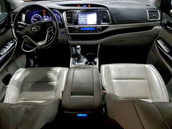 5TDJZRFH9KS958890 2019 TOYOTA HIGHLANDER - Image 8