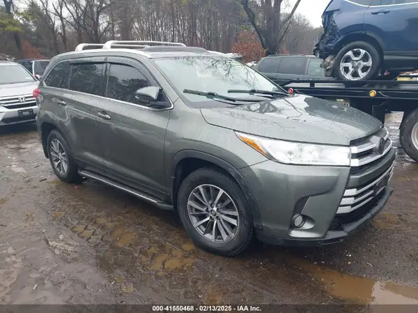 5TDJZRFH9KS966634 2019 TOYOTA HIGHLANDER - Image 1
