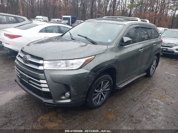 5TDJZRFH9KS966634 2019 TOYOTA HIGHLANDER - Image 2
