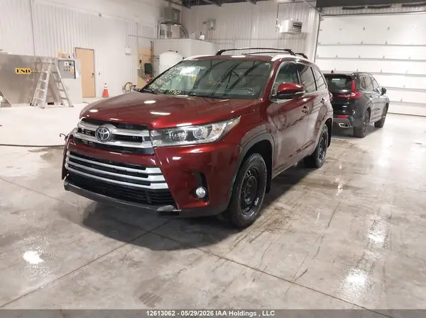 5TDJZRFH9KS978041 2019 TOYOTA HIGHLANDER - Image 2