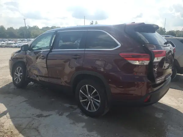 5TDJZRFH9KS987340 2019 TOYOTA HIGHLANDER - Image 2