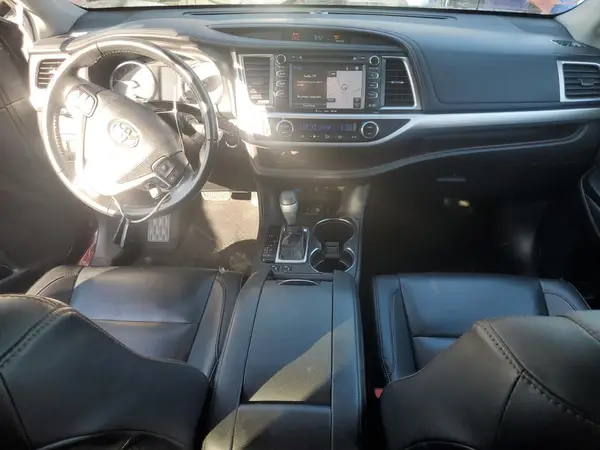 5TDJZRFH9KS987340 2019 TOYOTA HIGHLANDER - Image 8