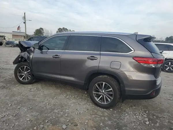 5TDJZRFH9KS988861 2019 TOYOTA HIGHLANDER - Image 2