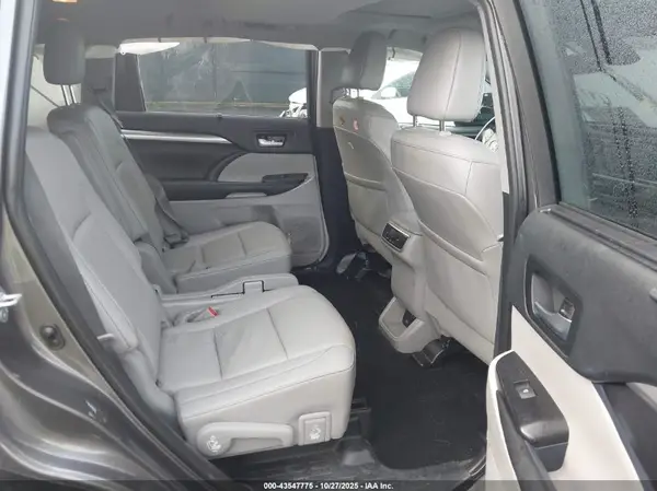 5TDJZRFH9KS988911 2019 TOYOTA HIGHLANDER - Image 8