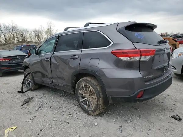5TDJZRFHXHS360719 2017 TOYOTA HIGHLANDER - Image 2