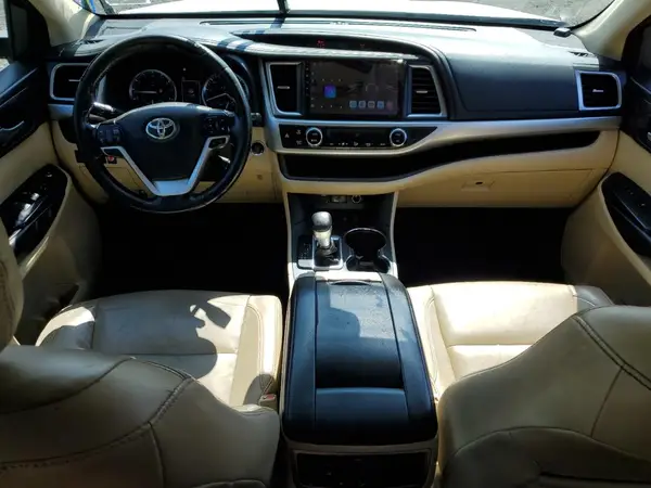 5TDJZRFHXHS367069 2017 TOYOTA HIGHLANDER - Image 8