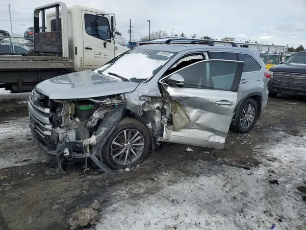 5TDJZRFHXHS371252 2017 TOYOTA HIGHLANDER - Image 1
