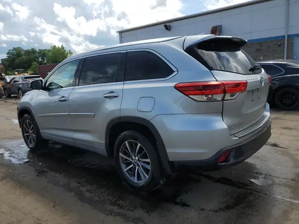 5TDJZRFHXHS371977 2017 TOYOTA HIGHLANDER - Image 2