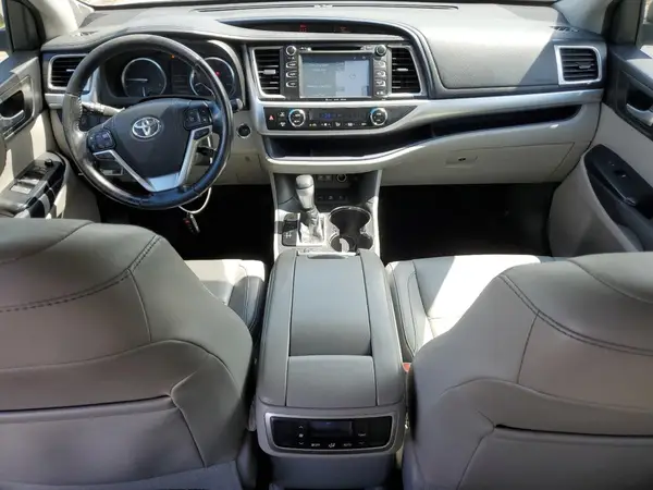 5TDJZRFHXHS371977 2017 TOYOTA HIGHLANDER - Image 8