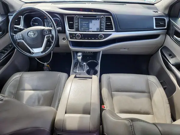 5TDJZRFHXHS372028 2017 TOYOTA HIGHLANDER - Image 8