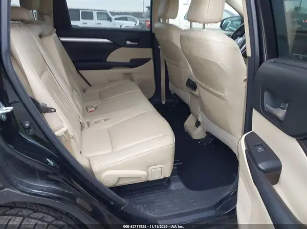 5TDJZRFHXHS377391 2017 TOYOTA HIGHLANDER - Image 8