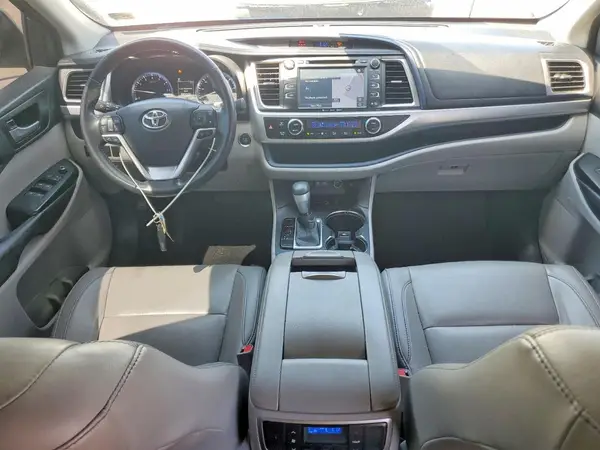 5TDJZRFHXHS381022 2017 TOYOTA HIGHLANDER - Image 8