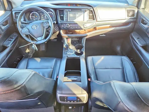5TDJZRFHXHS387189 2017 TOYOTA HIGHLANDER - Image 8