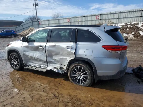 5TDJZRFHXHS387399 2017 TOYOTA HIGHLANDER - Image 2