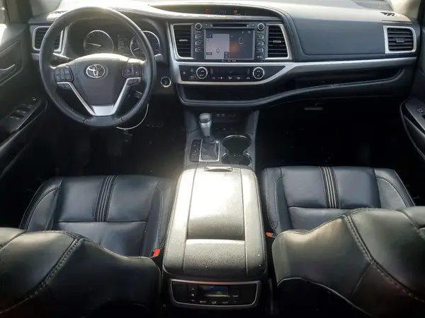 5TDJZRFHXHS387399 2017 TOYOTA HIGHLANDER - Image 8