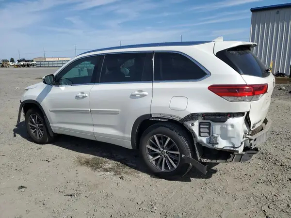 5TDJZRFHXHS388827 2017 TOYOTA HIGHLANDER - Image 2