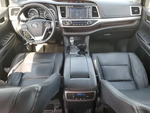 5TDJZRFHXHS388827 2017 TOYOTA HIGHLANDER - Image 8