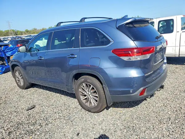 5TDJZRFHXHS390724 2017 TOYOTA HIGHLANDER - Image 2