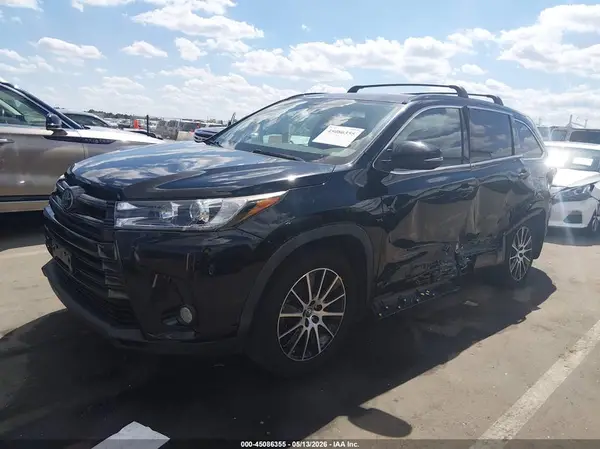 5TDJZRFHXHS396460 2017 TOYOTA HIGHLANDER - Image 2
