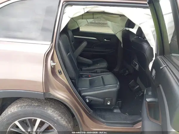 5TDJZRFHXHS397382 2017 TOYOTA HIGHLANDER - Image 8