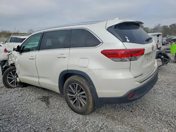 5TDJZRFHXHS399942 2017 TOYOTA HIGHLANDER - Image 2