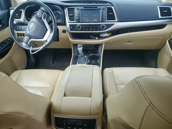 5TDJZRFHXHS399942 2017 TOYOTA HIGHLANDER - Image 8