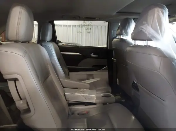 5TDJZRFHXHS406047 2017 TOYOTA HIGHLANDER - Image 8