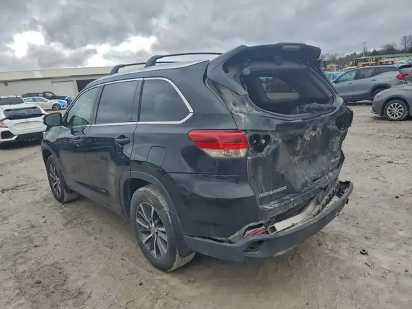 5TDJZRFHXHS406260 2017 TOYOTA HIGHLANDER - Image 2