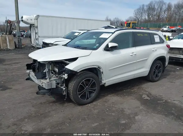 5TDJZRFHXHS409546 2017 TOYOTA HIGHLANDER - Image 2