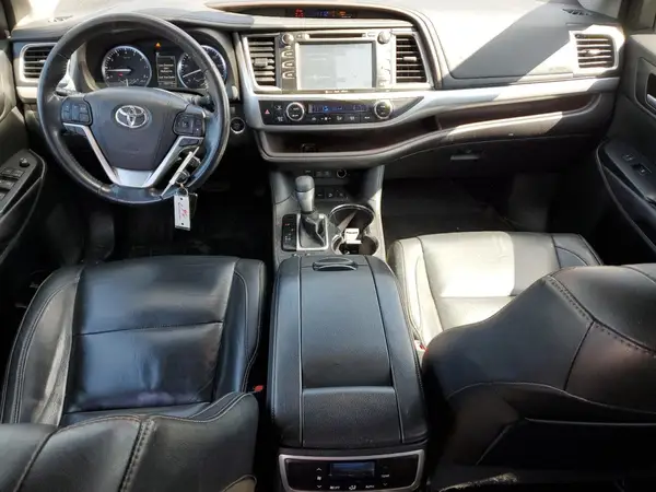 5TDJZRFHXHS410891 2017 TOYOTA HIGHLANDER - Image 8