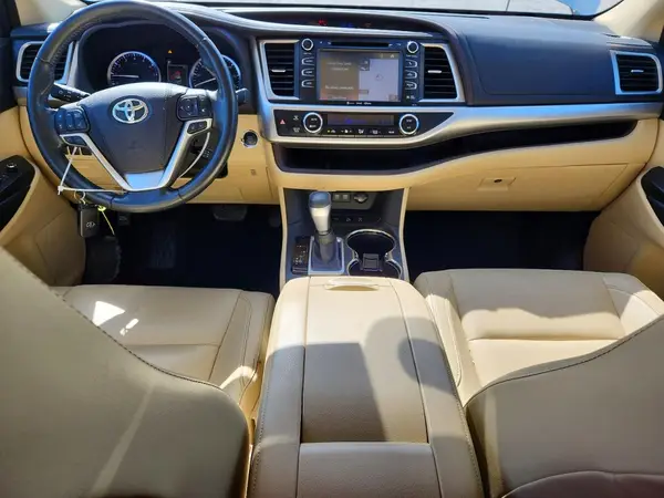 5TDJZRFHXHS415637 2017 TOYOTA HIGHLANDER - Image 8