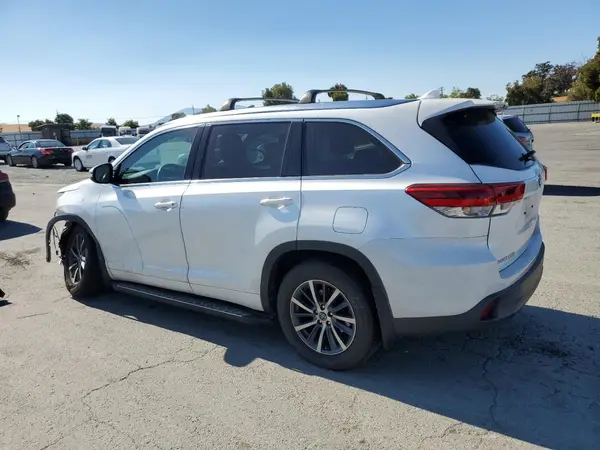 5TDJZRFHXHS417209 2017 TOYOTA HIGHLANDER - Image 2