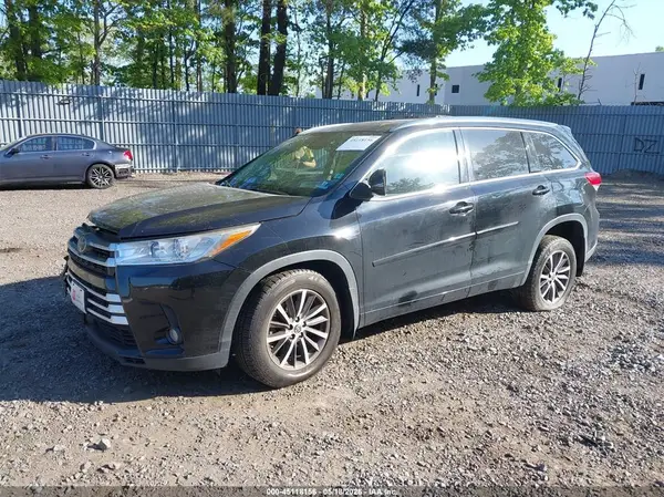 5TDJZRFHXHS421793 2017 TOYOTA HIGHLANDER - Image 2