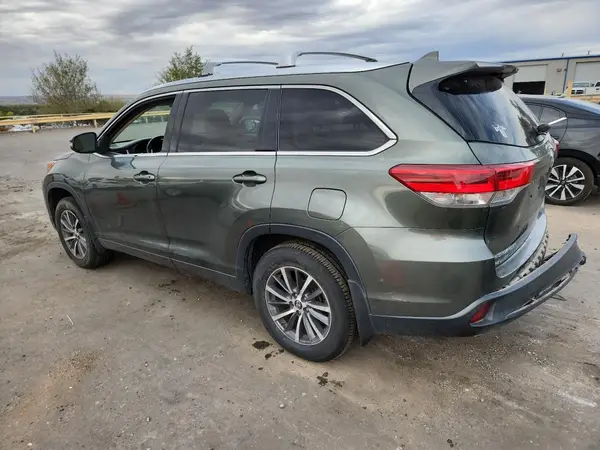 5TDJZRFHXHS421955 2017 TOYOTA HIGHLANDER - Image 2