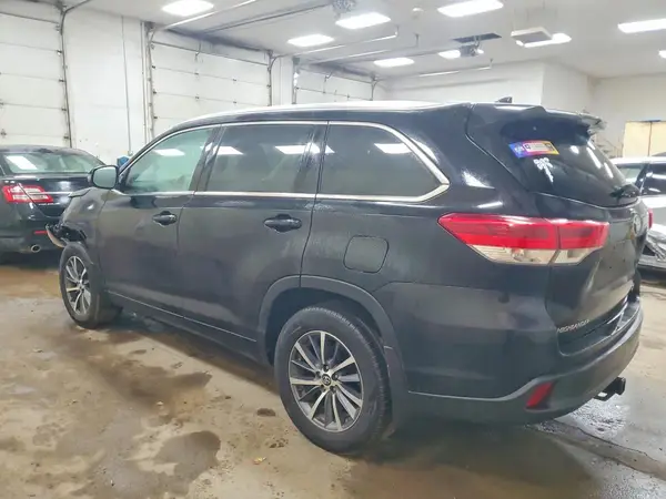 5TDJZRFHXHS430803 2017 TOYOTA HIGHLANDER - Image 2