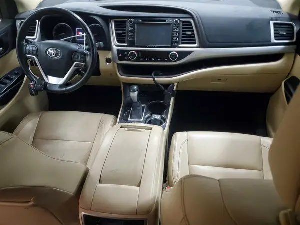5TDJZRFHXHS430803 2017 TOYOTA HIGHLANDER - Image 8