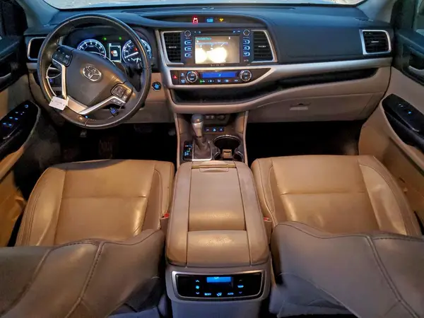 5TDJZRFHXHS433880 2017 TOYOTA HIGHLANDER - Image 8